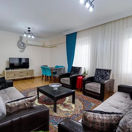 Cozy Flat With Balcony In Kepez 公寓