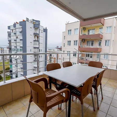 Cozy Flat With Balcony In Kepez